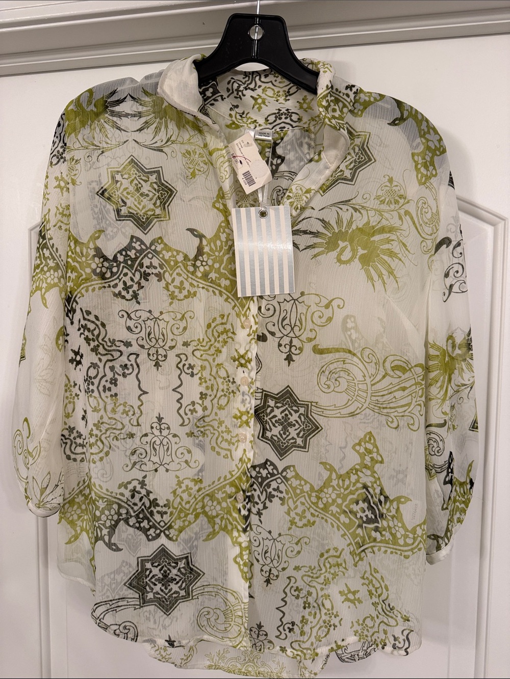 Ladies medium ETHYL Lightweight Olive Green and White Printed Sheer Blouse